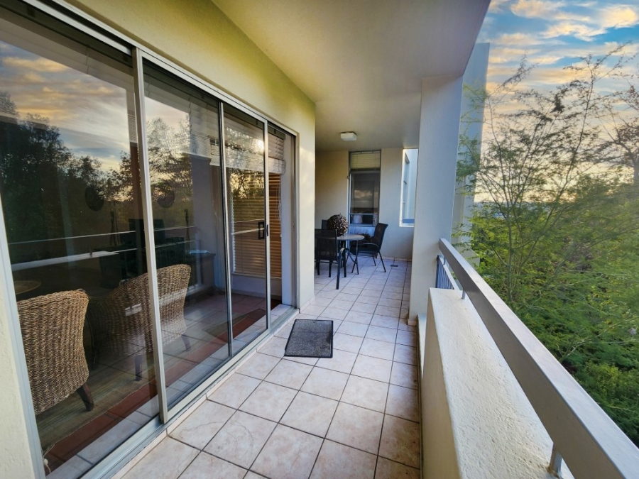 To Let 2 Bedroom Property for Rent in Sandhurst Gauteng