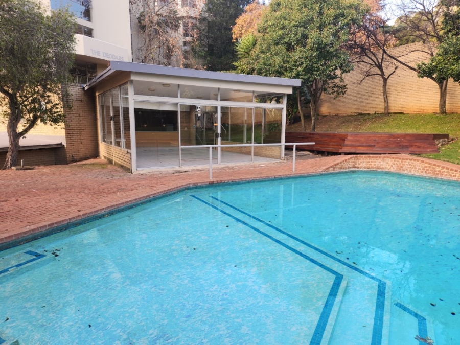 To Let 2 Bedroom Property for Rent in Sandhurst Gauteng