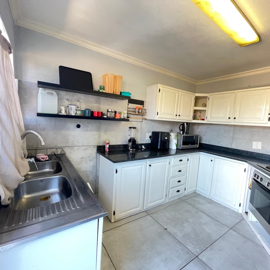 To Let 3 Bedroom Property for Rent in Halfway Gardens Gauteng