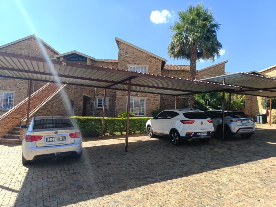 3 Bedroom Property for Sale in Radiokop Gauteng