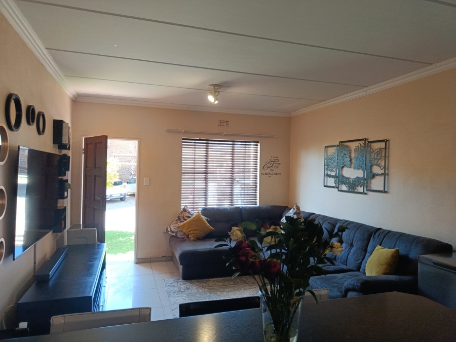 3 Bedroom Property for Sale in Radiokop Gauteng