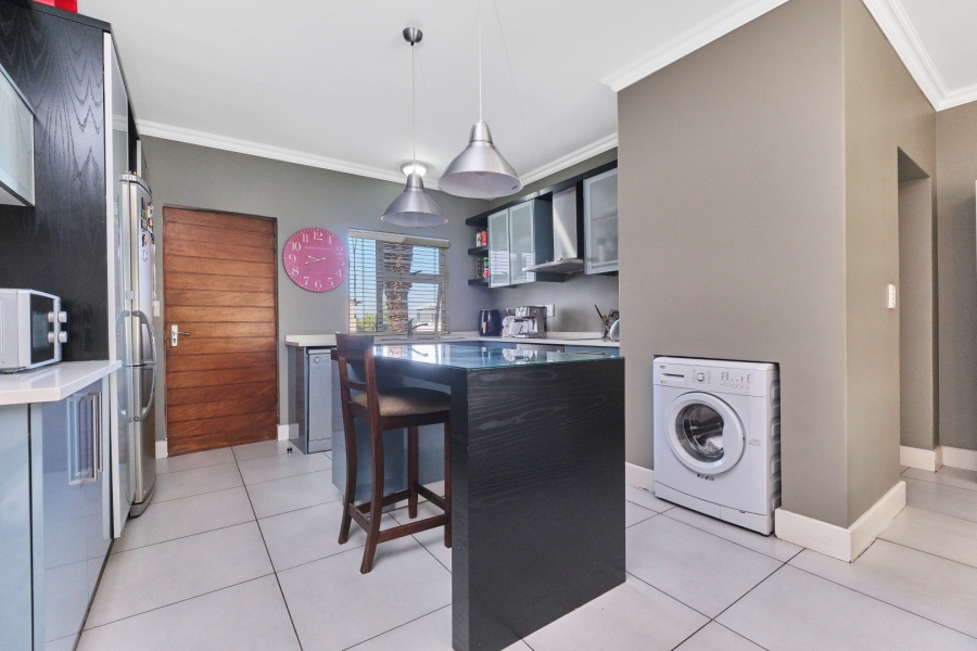 2 Bedroom Property for Sale in Wendywood Gauteng