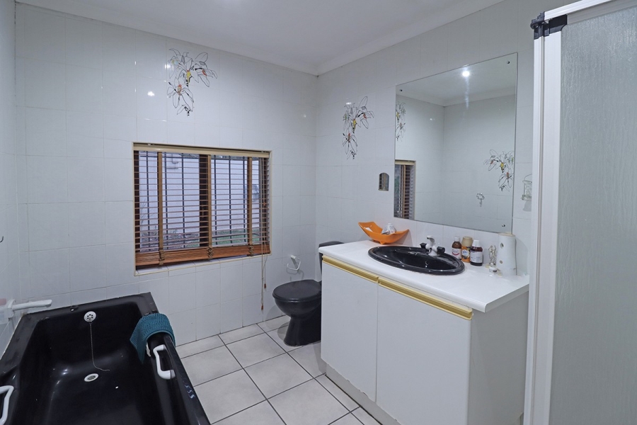 6 Bedroom Property for Sale in Bryanston Gauteng