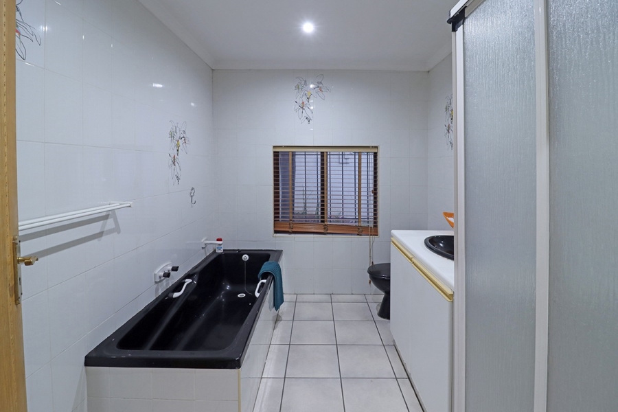 6 Bedroom Property for Sale in Bryanston Gauteng