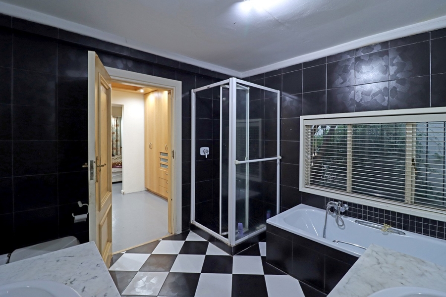 6 Bedroom Property for Sale in Bryanston Gauteng