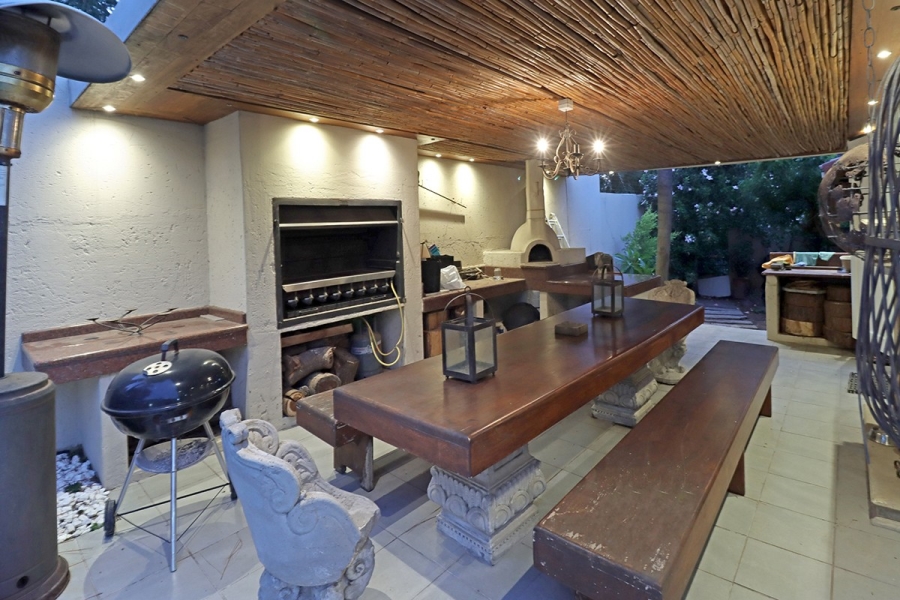 6 Bedroom Property for Sale in Bryanston Gauteng