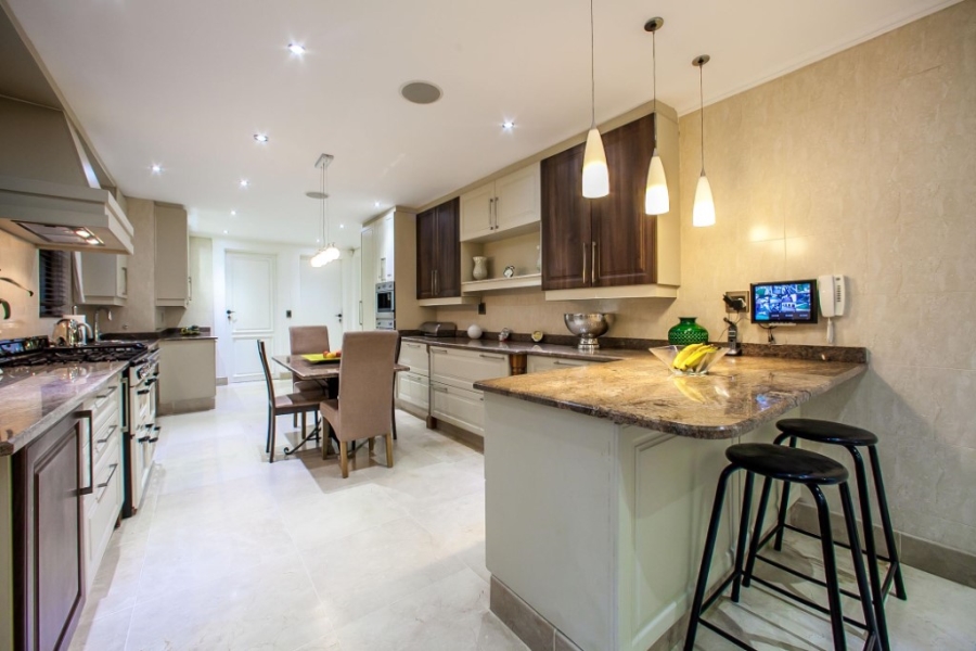 To Let 6 Bedroom Property for Rent in Morningside Gauteng