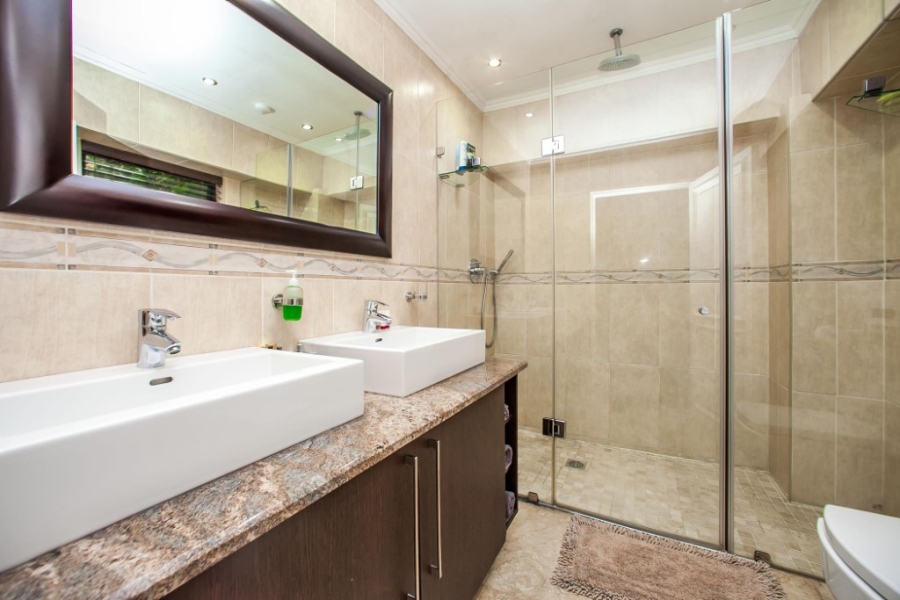 To Let 6 Bedroom Property for Rent in Morningside Gauteng