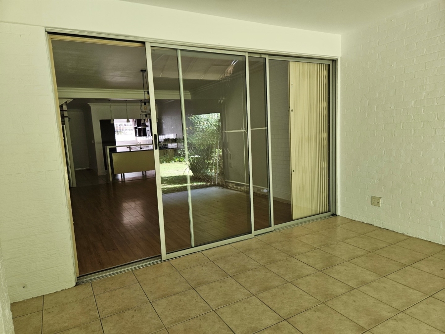 To Let 2 Bedroom Property for Rent in Craighall Gauteng