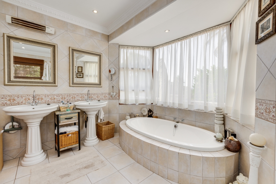 3 Bedroom Property for Sale in Lonehill Gauteng