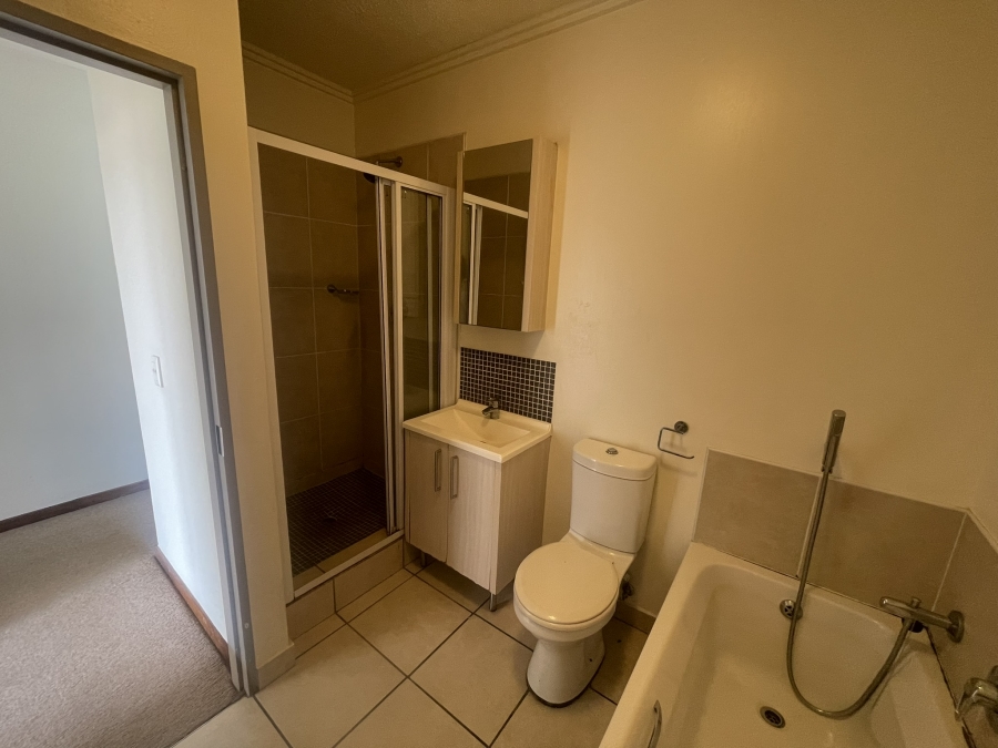 2 Bedroom Property for Sale in Lonehill Gauteng