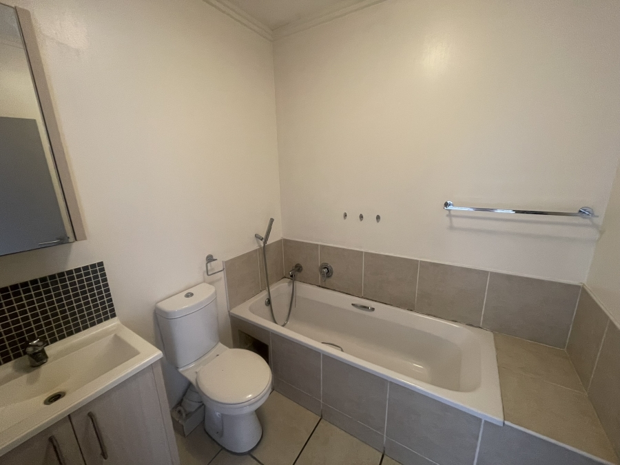 2 Bedroom Property for Sale in Lonehill Gauteng