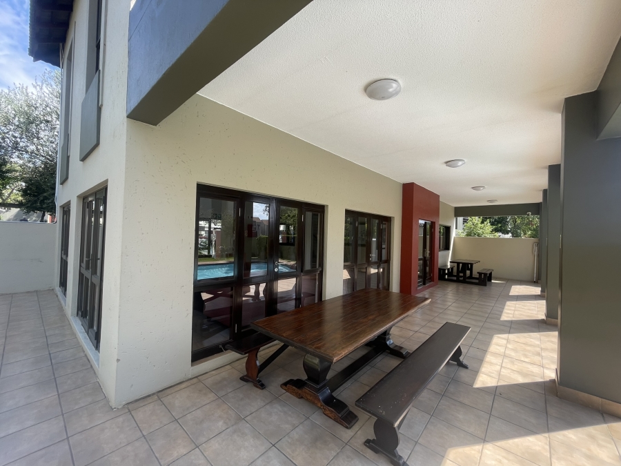 2 Bedroom Property for Sale in Lonehill Gauteng