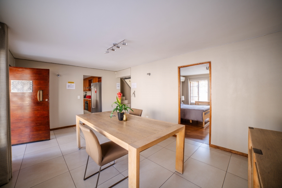 To Let 5 Bedroom Property for Rent in Magaliessig Gauteng