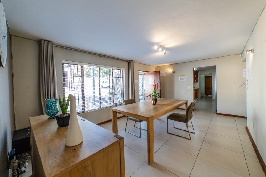 To Let 5 Bedroom Property for Rent in Magaliessig Gauteng