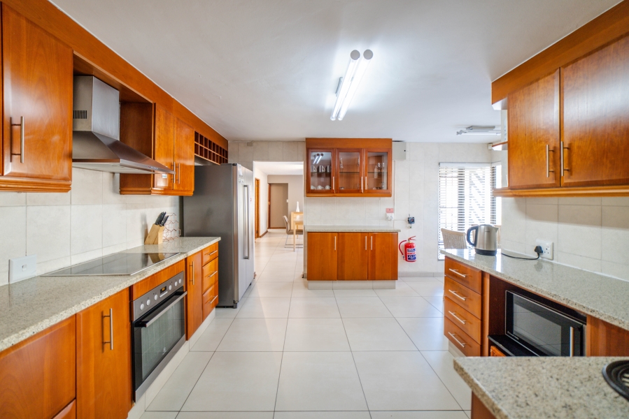 To Let 5 Bedroom Property for Rent in Magaliessig Gauteng