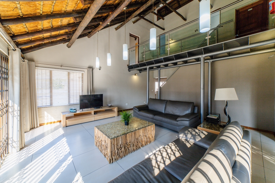 To Let 5 Bedroom Property for Rent in Magaliessig Gauteng