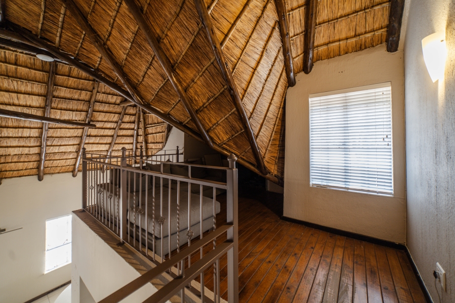 To Let 5 Bedroom Property for Rent in Magaliessig Gauteng