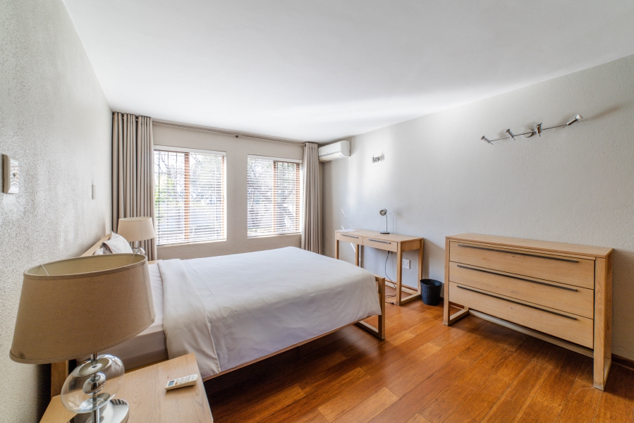 To Let 5 Bedroom Property for Rent in Magaliessig Gauteng