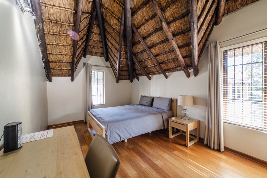 To Let 5 Bedroom Property for Rent in Magaliessig Gauteng