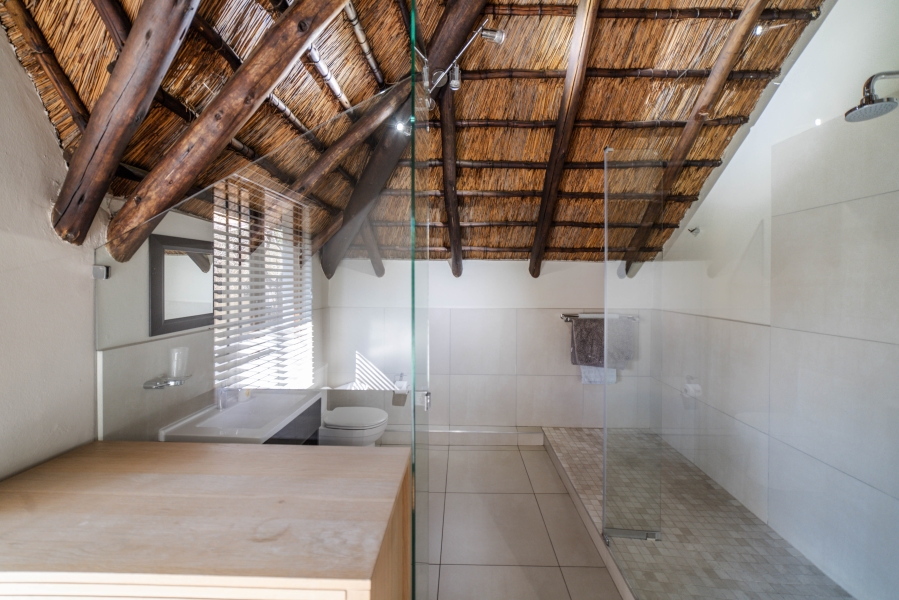 To Let 5 Bedroom Property for Rent in Magaliessig Gauteng
