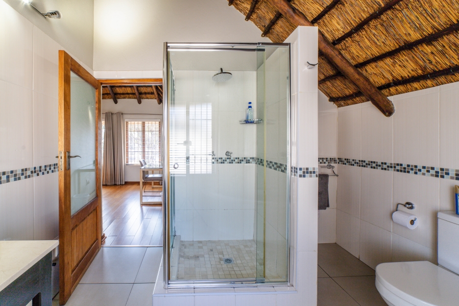 To Let 5 Bedroom Property for Rent in Magaliessig Gauteng