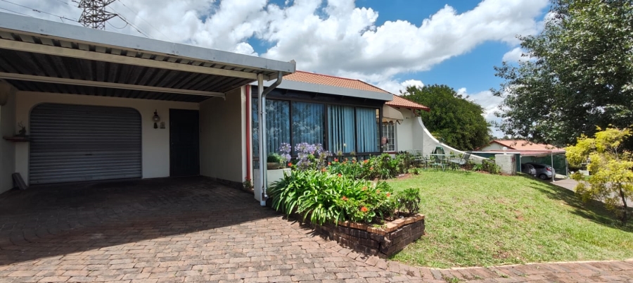 2 Bedroom Property for Sale in Helderkruin Gauteng