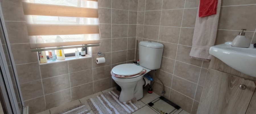 1 Bedroom Property for Sale in Bergbron Gauteng
