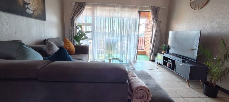 2 Bedroom Property for Sale in Wilgeheuwel Gauteng