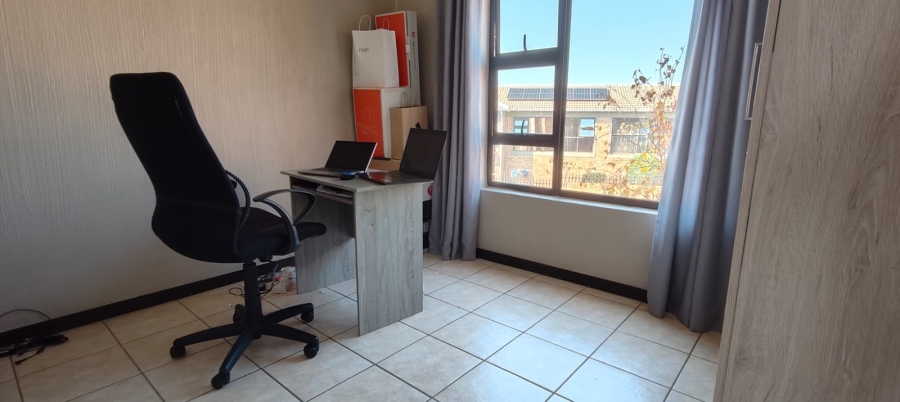 2 Bedroom Property for Sale in Wilgeheuwel Gauteng