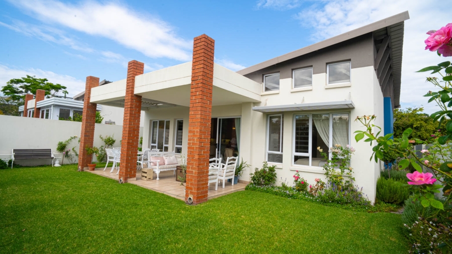 To Let 2 Bedroom Property for Rent in Broadacres Gauteng