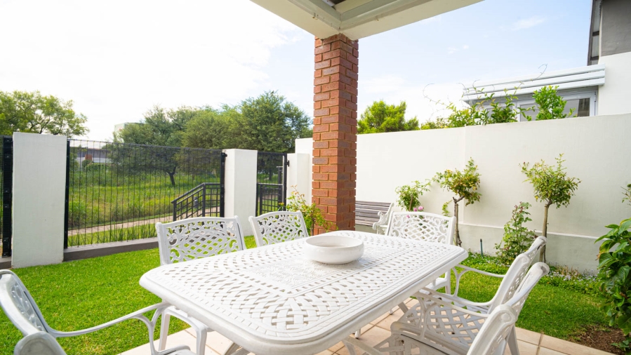 To Let 2 Bedroom Property for Rent in Broadacres Gauteng