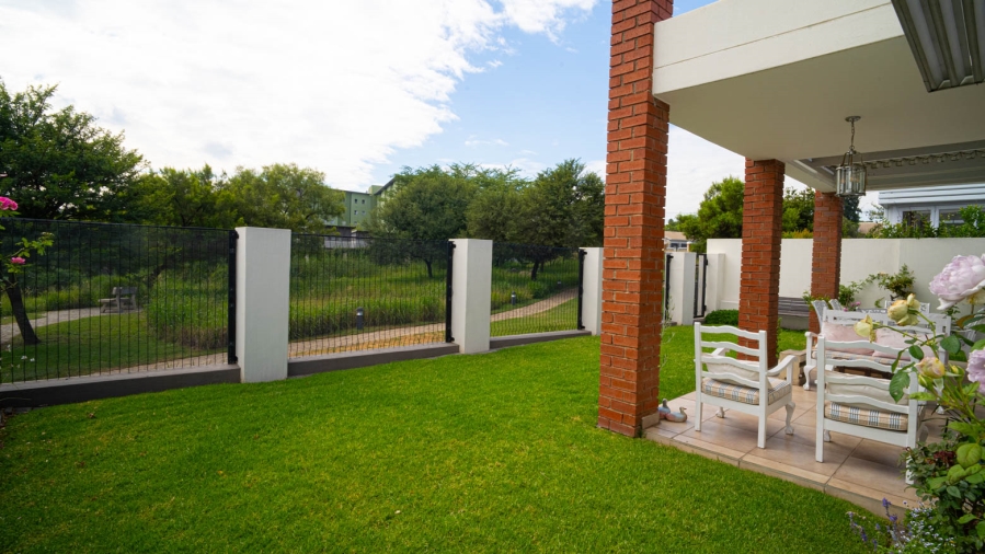 To Let 2 Bedroom Property for Rent in Broadacres Gauteng