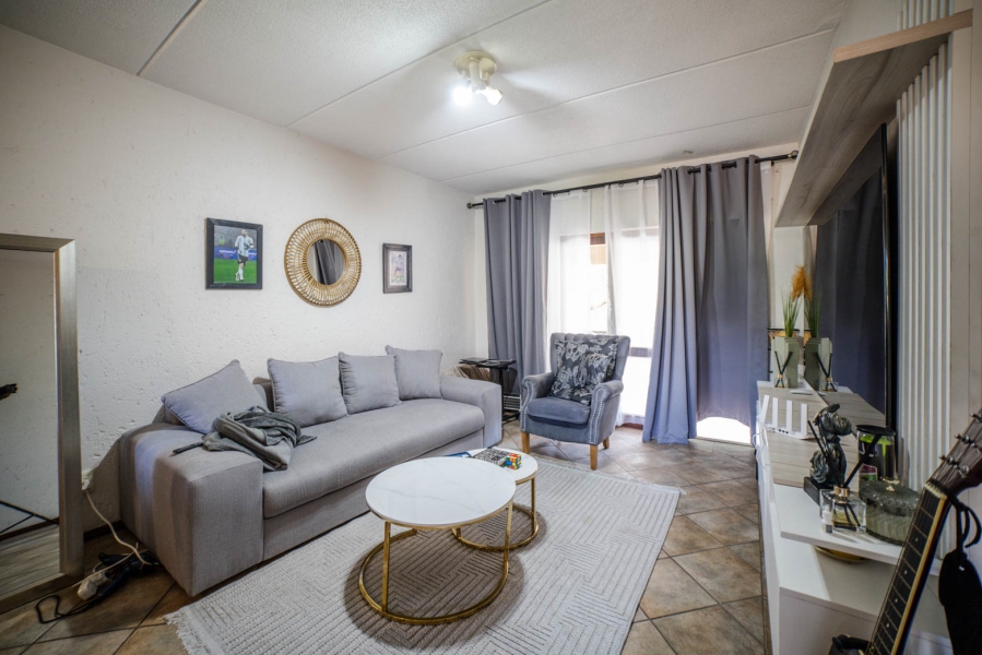 1 Bedroom Property for Sale in Pineslopes Gauteng