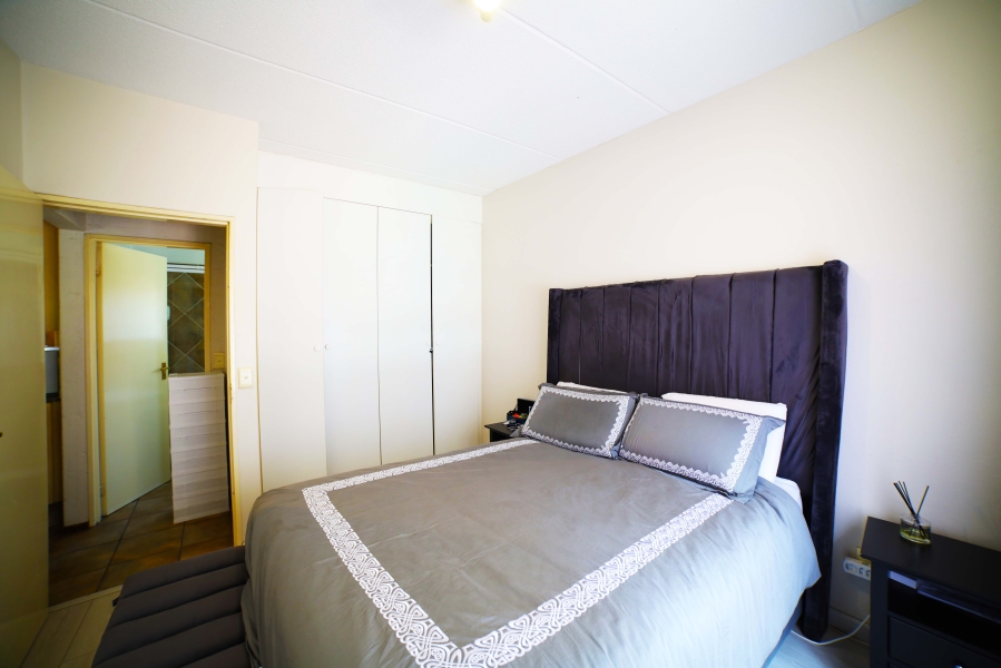 1 Bedroom Property for Sale in Pineslopes Gauteng