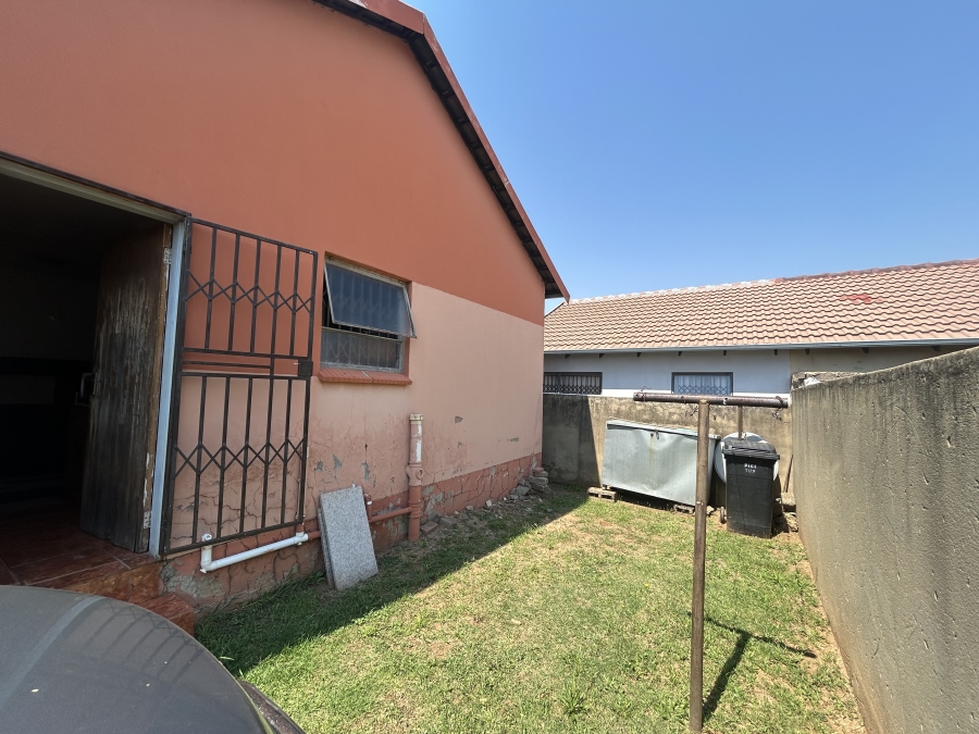 2 Bedroom Property for Sale in Fleurhof Gauteng