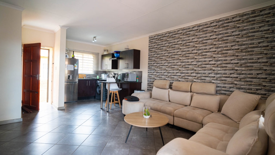 2 Bedroom Property for Sale in The Reeds Gauteng