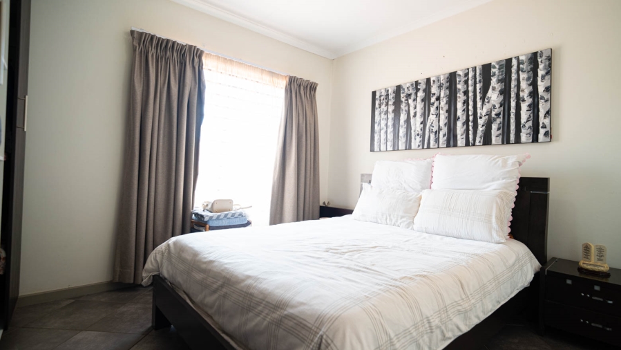 2 Bedroom Property for Sale in The Reeds Gauteng
