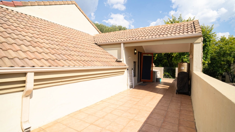 To Let 2 Bedroom Property for Rent in Lonehill Gauteng