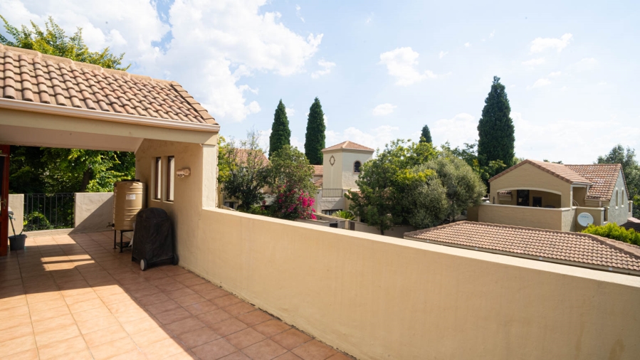 To Let 2 Bedroom Property for Rent in Lonehill Gauteng