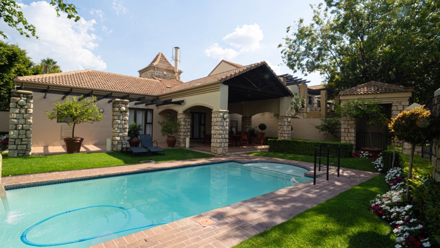 To Let 2 Bedroom Property for Rent in Lonehill Gauteng