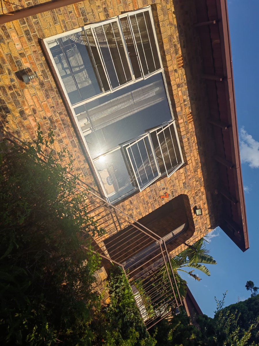 To Let 3 Bedroom Property for Rent in Breaunanda Gauteng
