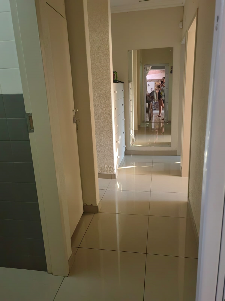 To Let 3 Bedroom Property for Rent in Breaunanda Gauteng