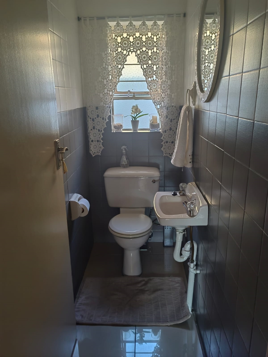 To Let 3 Bedroom Property for Rent in Breaunanda Gauteng