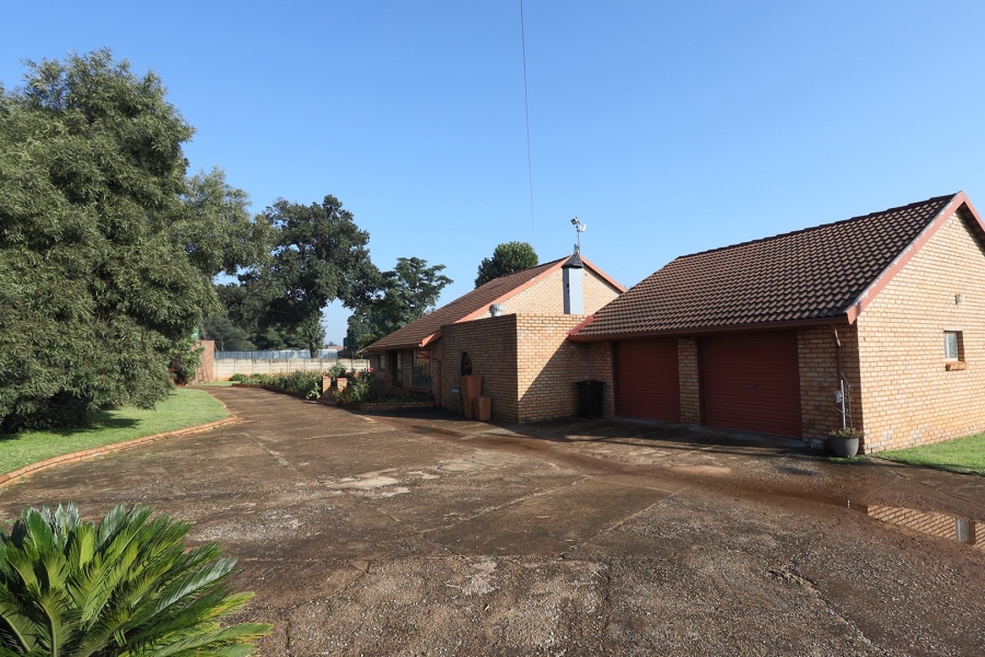Commercial Property for Sale in Bredell Gauteng