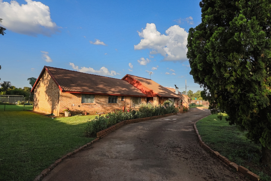 Commercial Property for Sale in Bredell Gauteng
