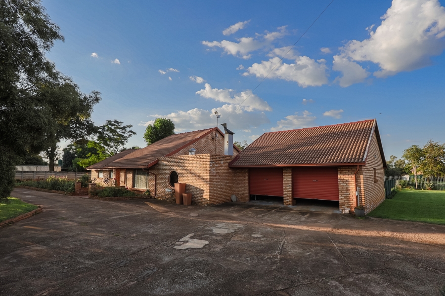 Commercial Property for Sale in Bredell Gauteng