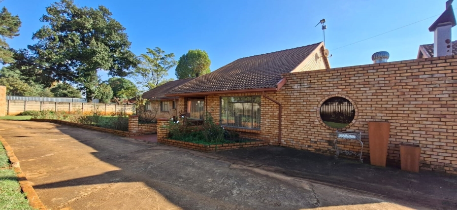 4 Bedroom Property for Sale in Bredell Gauteng