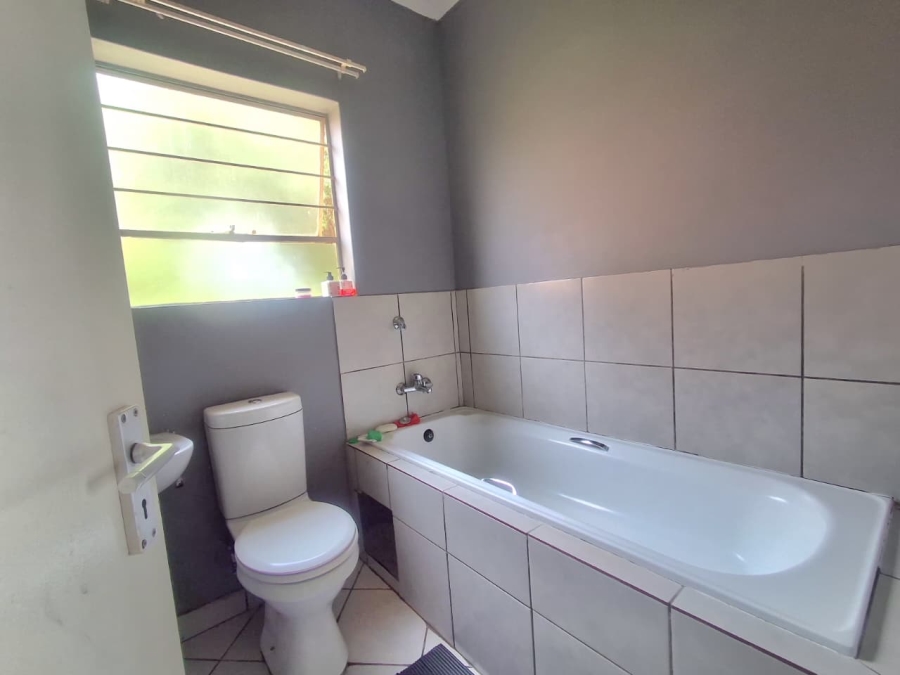 3 Bedroom Property for Sale in Dawn Park Gauteng