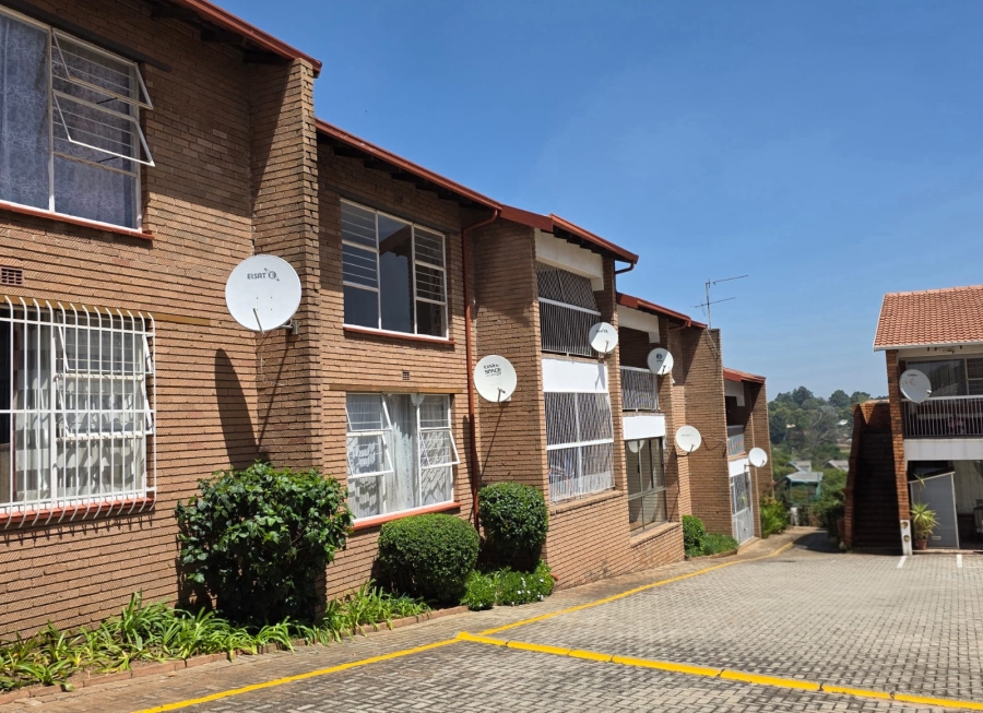 2 Bedroom Property for Sale in Noordheuwel Gauteng